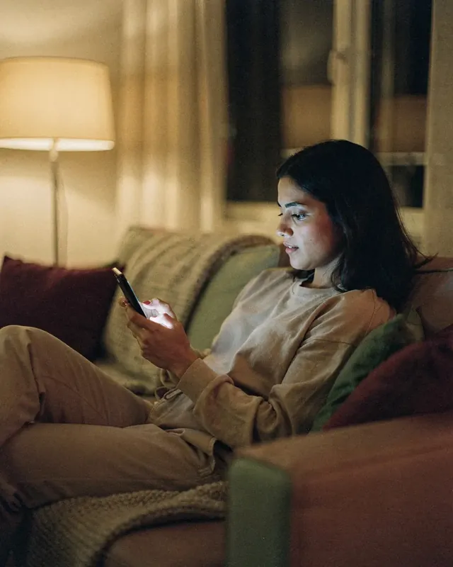 Paciente reserva su turno desde el celular